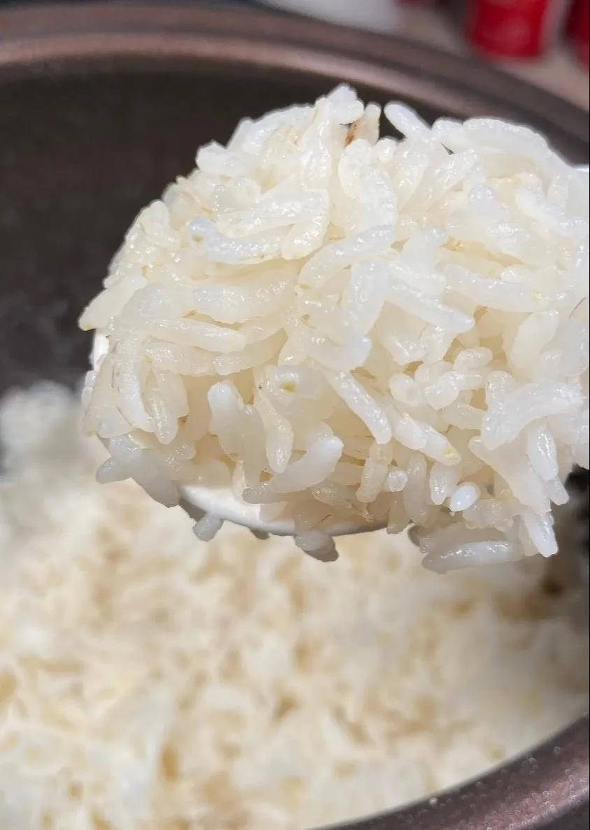 东吉智能碾米机现碾米做的鲜米饭