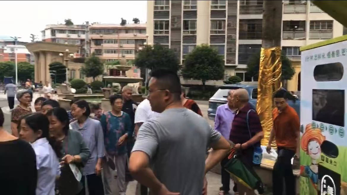 东吉良米仓智能碾米机