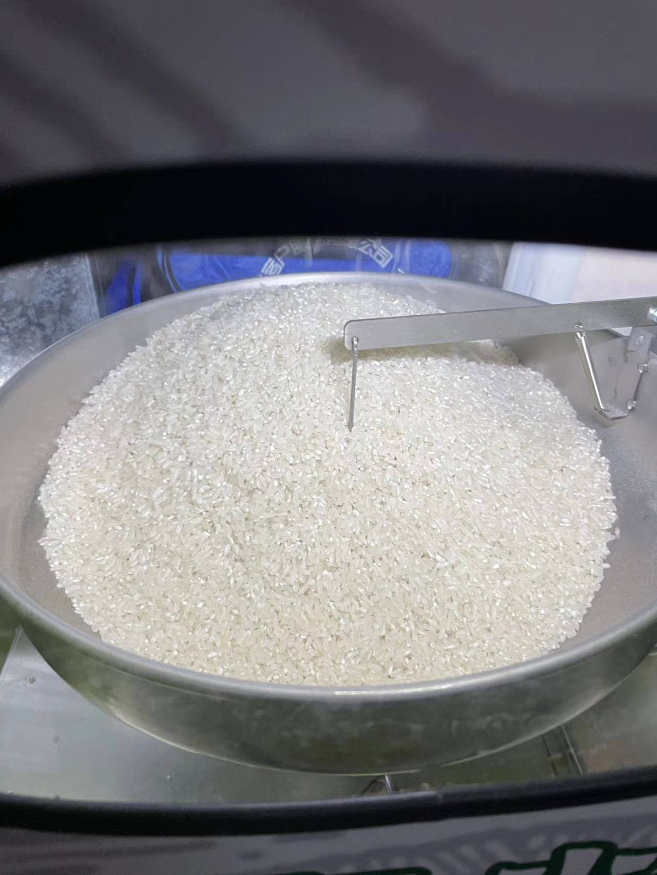 东吉良米仓智能碾米机现碾胚芽鲜米