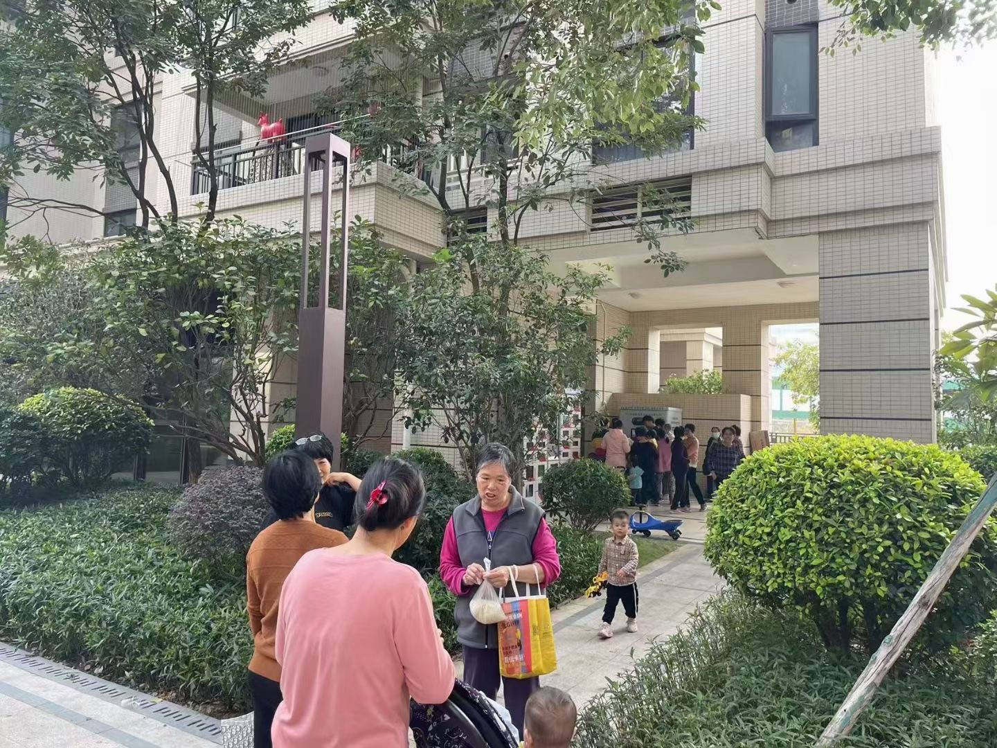 东吉良米仓智能碾米机