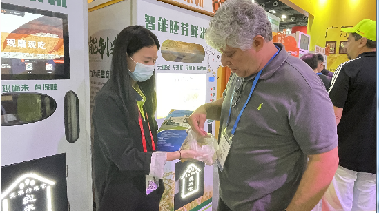 东吉良米仓智能碾米机